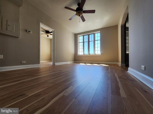 1525 N FRONT ST, Harrisburg, PA 17102