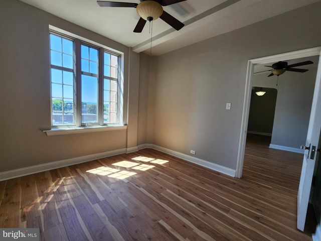 1525 N FRONT ST, Harrisburg, PA 17102