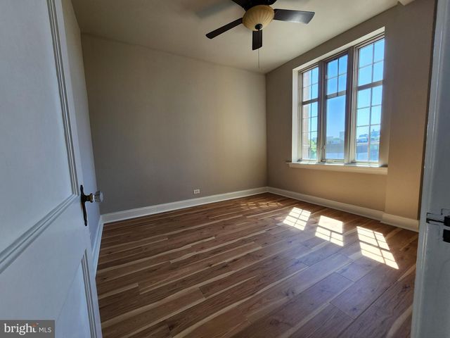 1525 N FRONT ST, Harrisburg, PA 17102