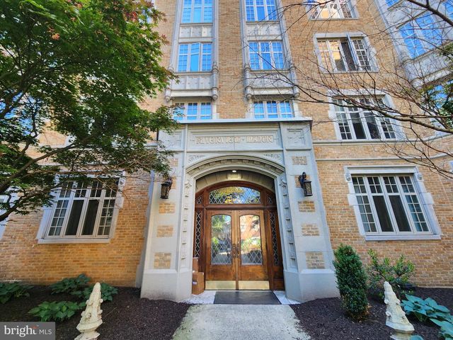 1525 N FRONT ST, Harrisburg, PA 17102