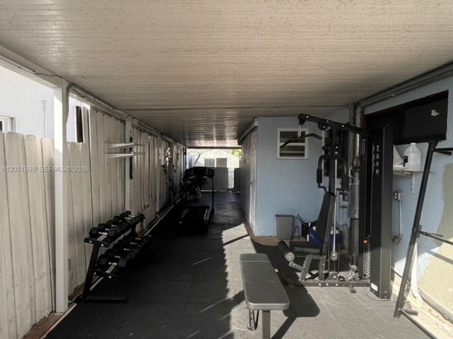 10417 NW 129th St B, Hialeah Gardens, FL 33018