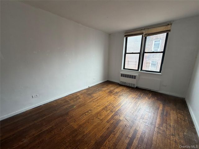 141-05 Northern Boulevard 1E, Flushing, NY 11354