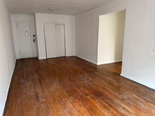 141-05 Northern Boulevard 1E, Flushing, NY 11354