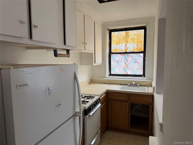 141-05 Northern Boulevard 1E, Flushing, NY 11354