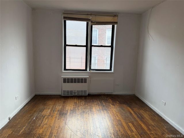 141-05 Northern Boulevard 1E, Flushing, NY 11354