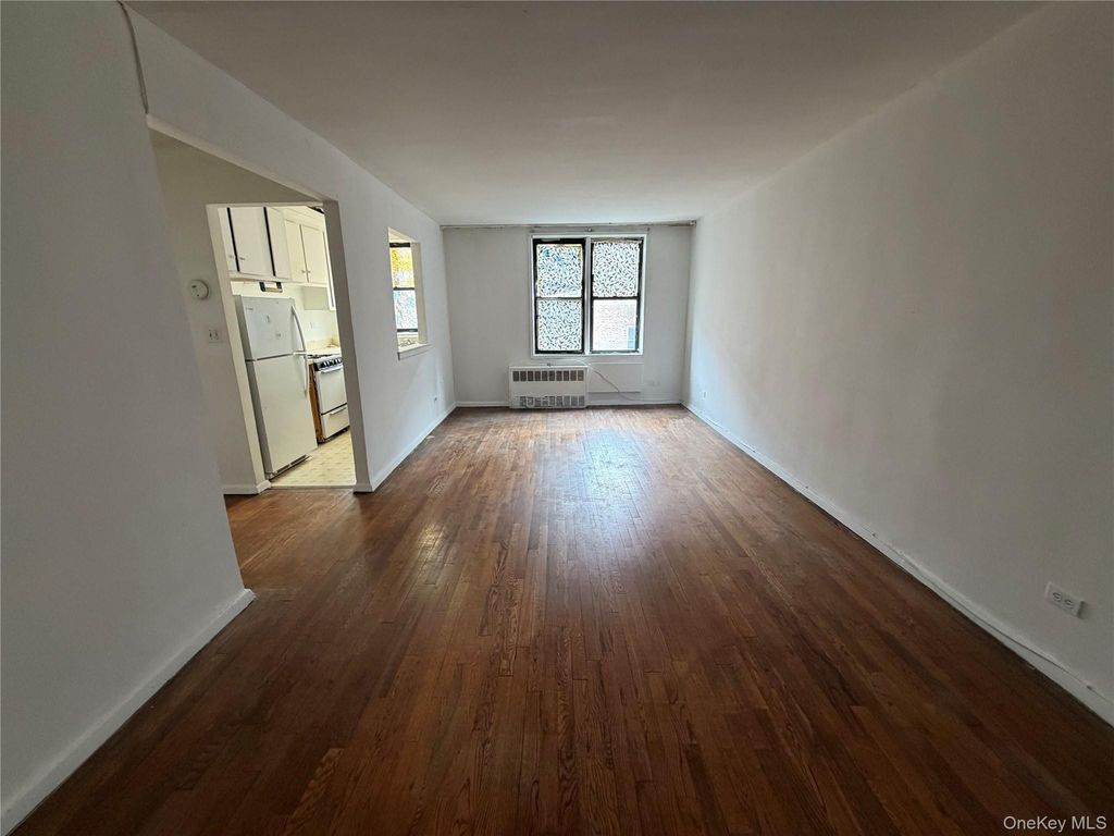 141-05 Northern Boulevard 1E, Flushing, NY 11354