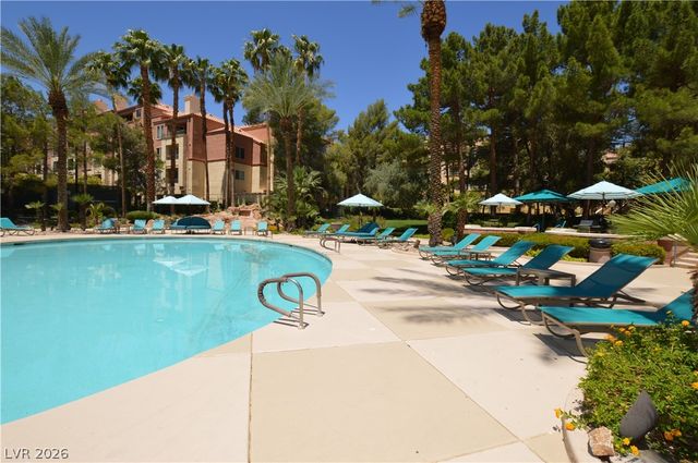 270 FLAMINGO Road 207, Las Vegas, NV 89169
