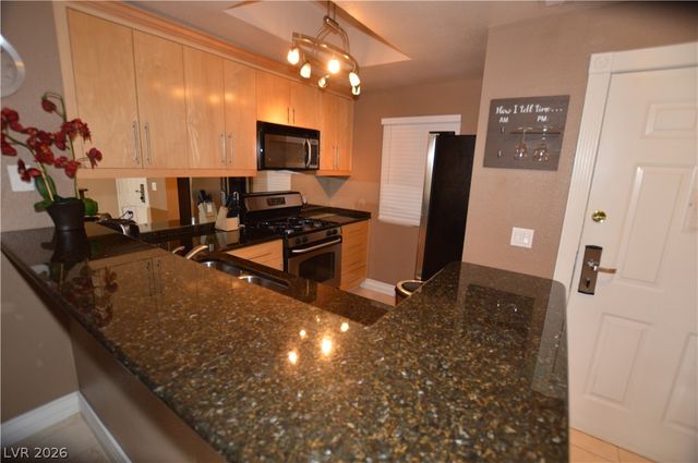 270 FLAMINGO Road 207, Las Vegas, NV 89169
