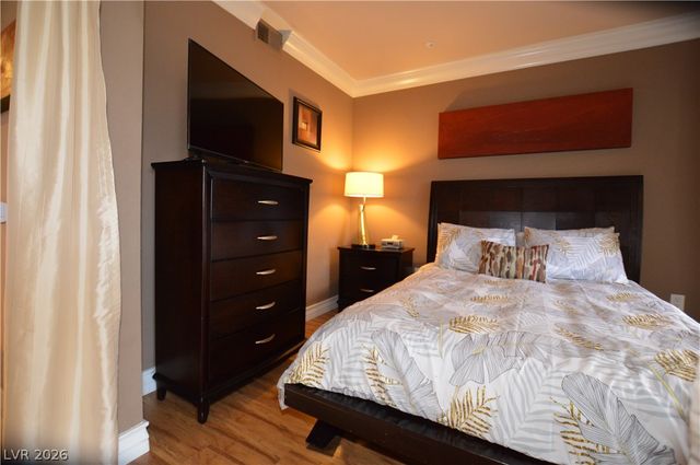 270 FLAMINGO Road 207, Las Vegas, NV 89169