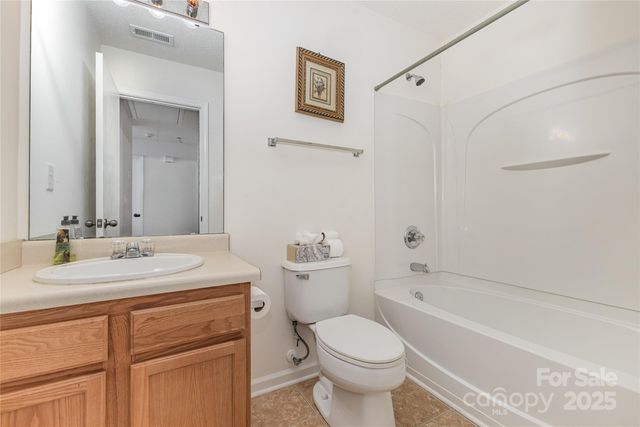 7705 Ponderosa Pine Lane, Charlotte, NC 28215