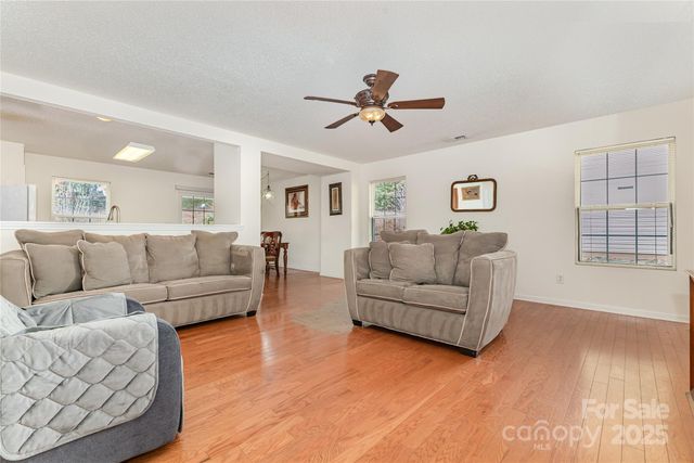 7705 Ponderosa Pine Lane, Charlotte, NC 28215