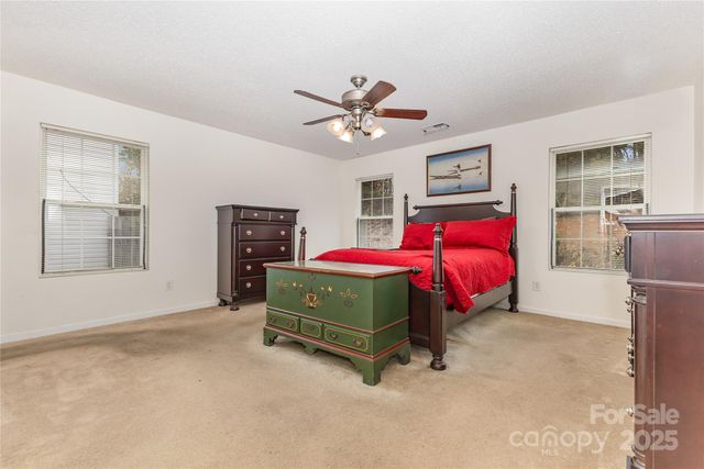 7705 Ponderosa Pine Lane, Charlotte, NC 28215