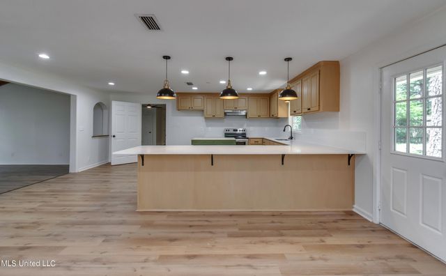 551 Holly Bush Road, Brandon, MS 39047