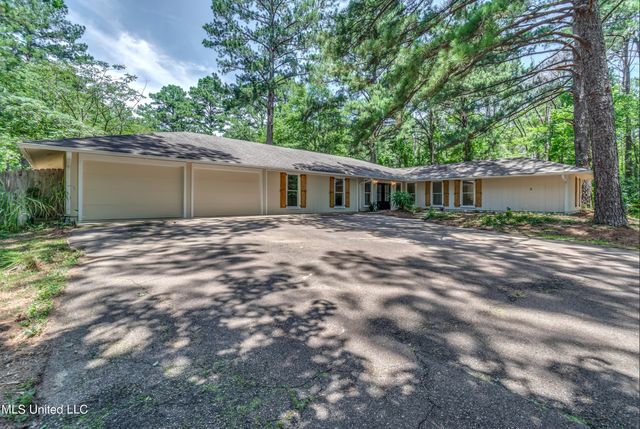 551 Holly Bush Road, Brandon, MS 39047
