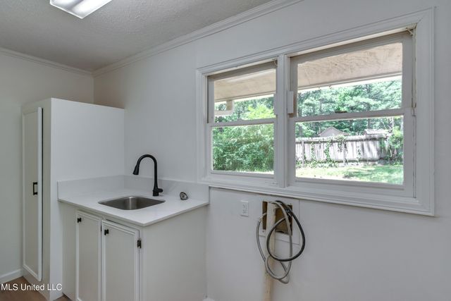 551 Holly Bush Road, Brandon, MS 39047