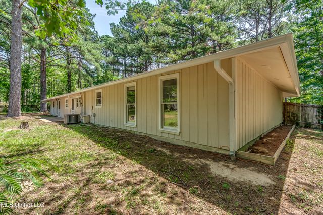 551 Holly Bush Road, Brandon, MS 39047