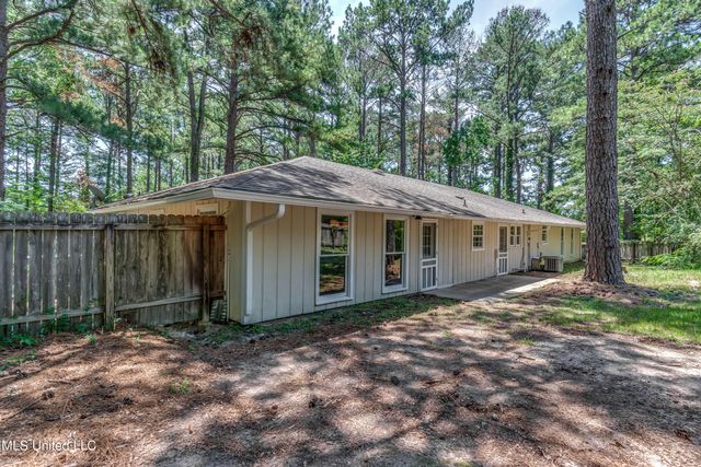 551 Holly Bush Road, Brandon, MS 39047