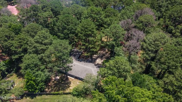 551 Holly Bush Road, Brandon, MS 39047