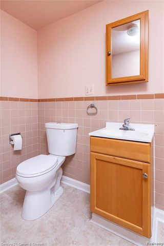 1463 Reo Avenue, Lincoln Park, MI 48146