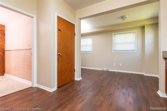 1463 Reo Avenue, Lincoln Park, MI 48146