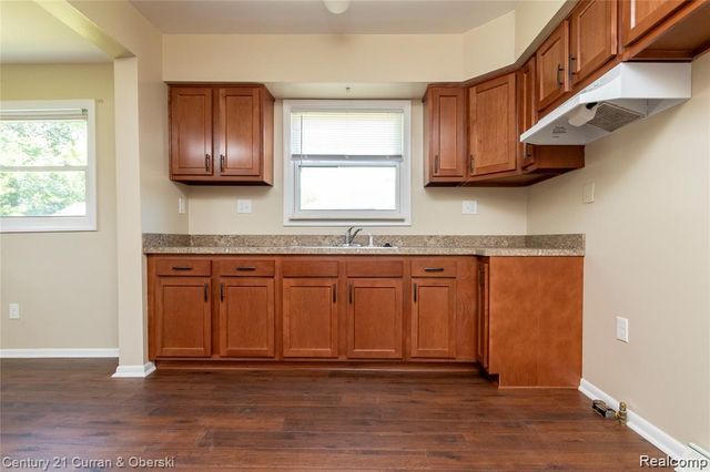 1463 Reo Avenue, Lincoln Park, MI 48146