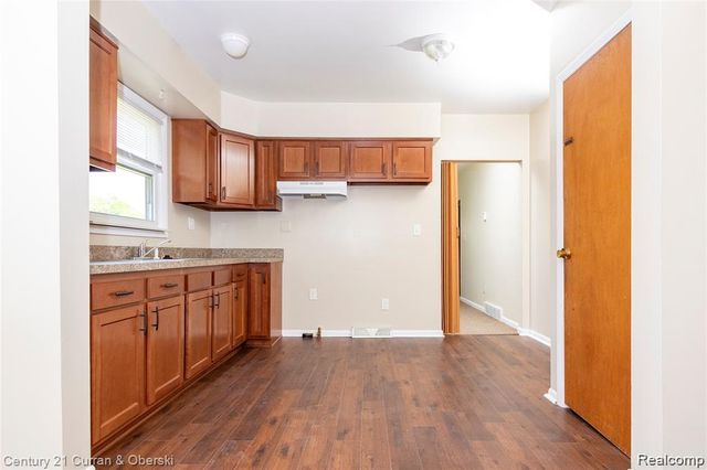 1463 Reo Avenue, Lincoln Park, MI 48146