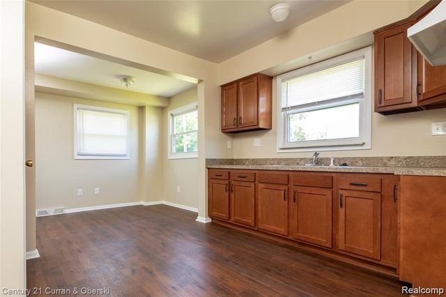 1463 Reo Avenue, Lincoln Park, MI 48146