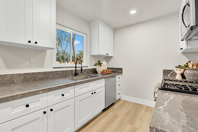 4676 E Orleans Avenue, Fresno, CA 93702