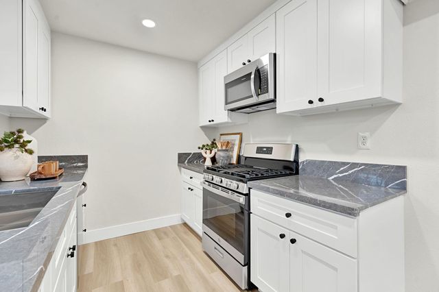 4676 E Orleans Avenue, Fresno, CA 93702