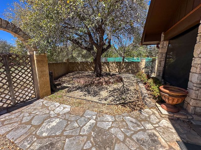 203 Cave Springs Dr, Hunt, TX 78024