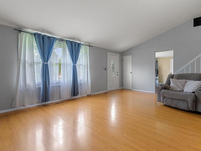 625 Jefferson Avenue, Carpentersville, IL 60110