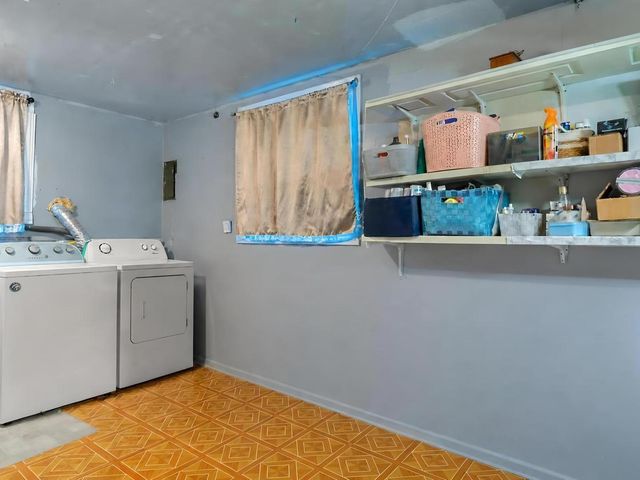 625 Jefferson Avenue, Carpentersville, IL 60110