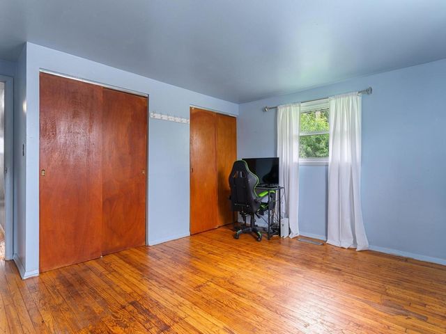 625 Jefferson Avenue, Carpentersville, IL 60110