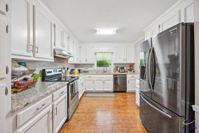 725 Summerwind Drive, Macon, GA 31210