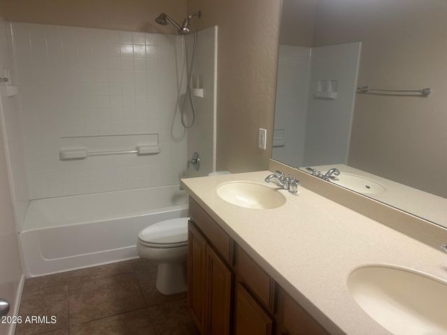 681 E Navajo Trail, San Tan Valley, AZ 85143