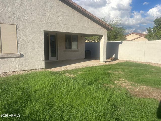 681 E Navajo Trail, San Tan Valley, AZ 85143