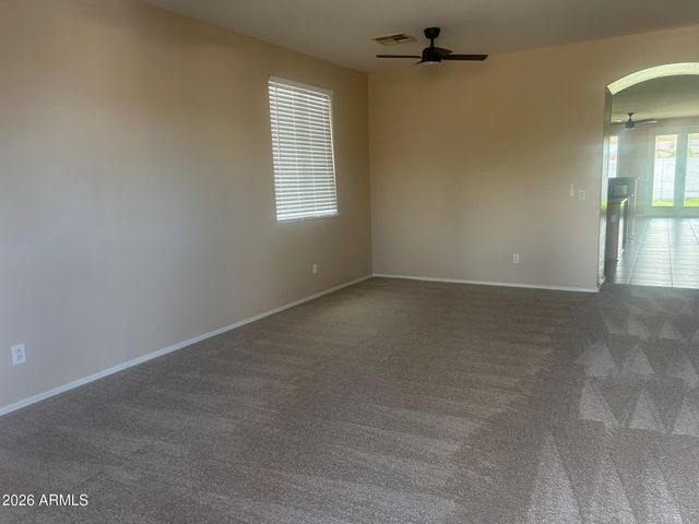 681 E Navajo Trail, San Tan Valley, AZ 85143