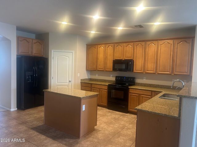 681 E Navajo Trail, San Tan Valley, AZ 85143