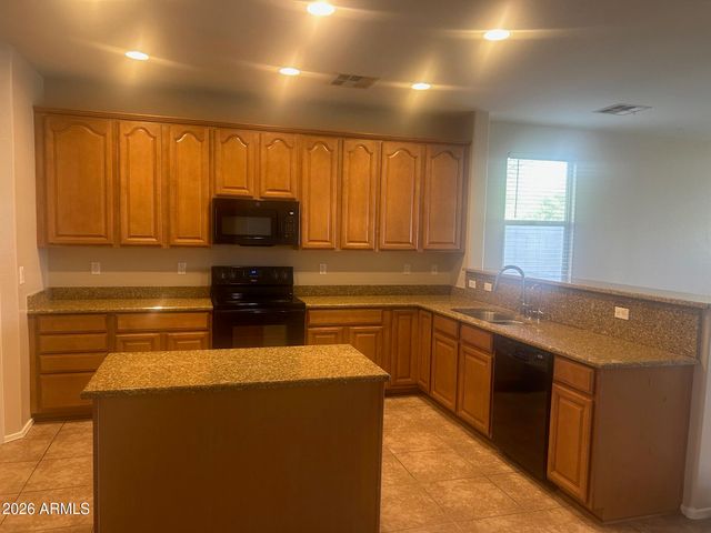 681 E Navajo Trail, San Tan Valley, AZ 85143