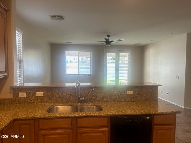 681 E Navajo Trail, San Tan Valley, AZ 85143