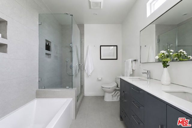 253 S St Andrews Place, Los Angeles, CA 90004