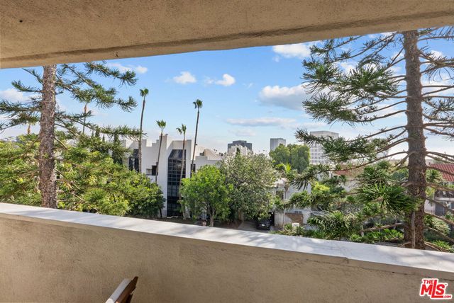 11645 Montana Avenue 335, Los Angeles, CA 90049