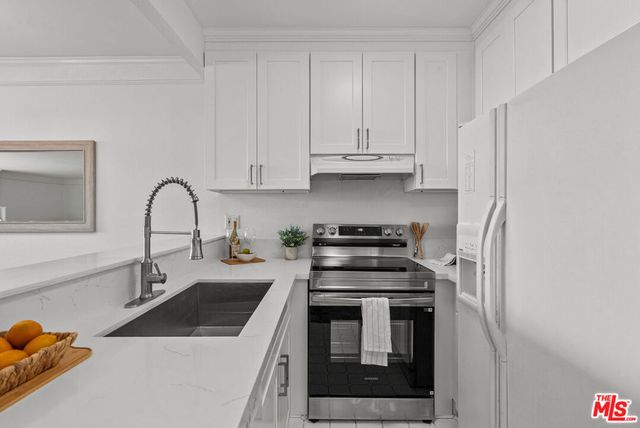 11645 Montana Avenue 335, Los Angeles, CA 90049