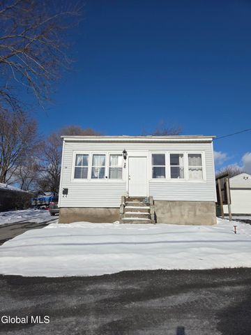 26 Winthrop Street, Colonie, NY 12205