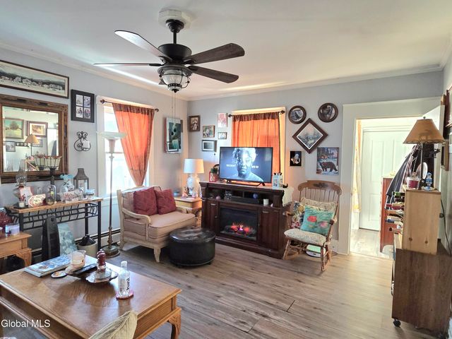 26 Winthrop Street, Colonie, NY 12205