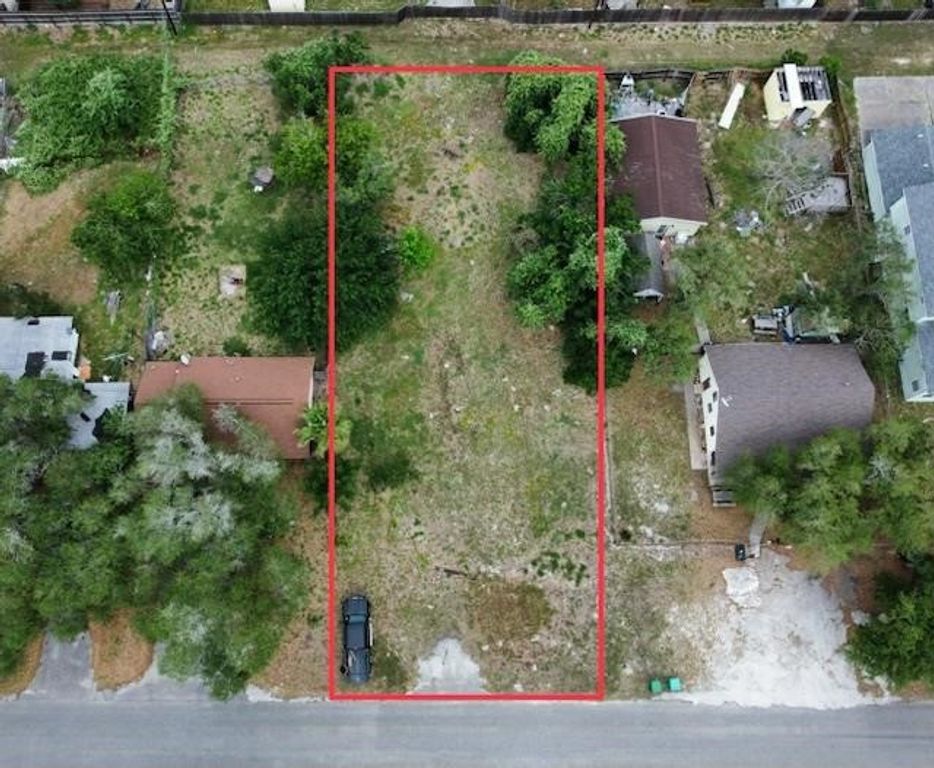329 S 11th St, Aransas Pass, TX 78336 — photo 2
