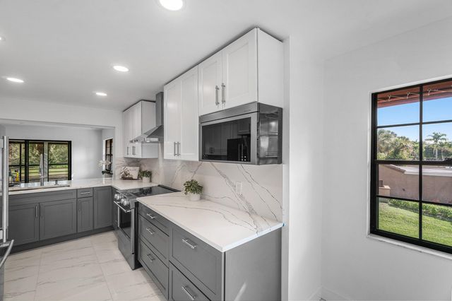 11177 Aspen Glen Drive 206, Boynton Beach, FL 33437