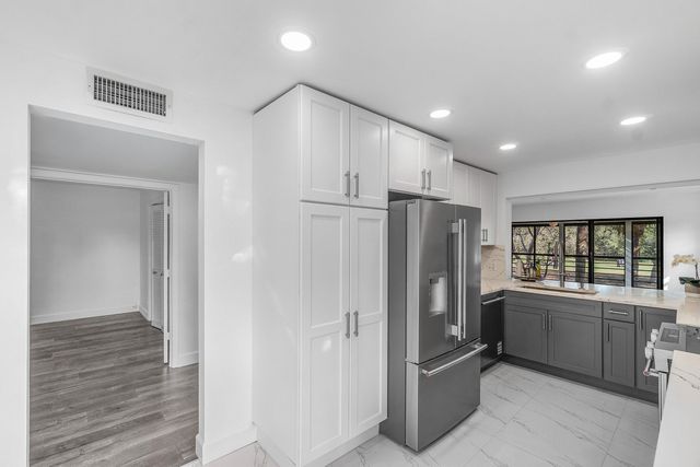 11177 Aspen Glen Drive 206, Boynton Beach, FL 33437