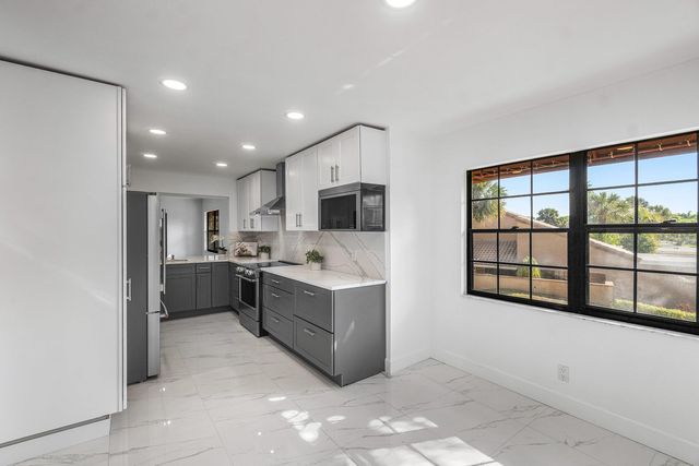 11177 Aspen Glen Drive 206, Boynton Beach, FL 33437