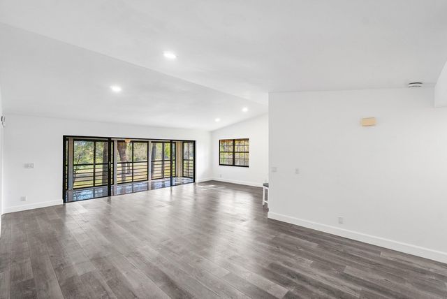 11177 Aspen Glen Drive 206, Boynton Beach, FL 33437